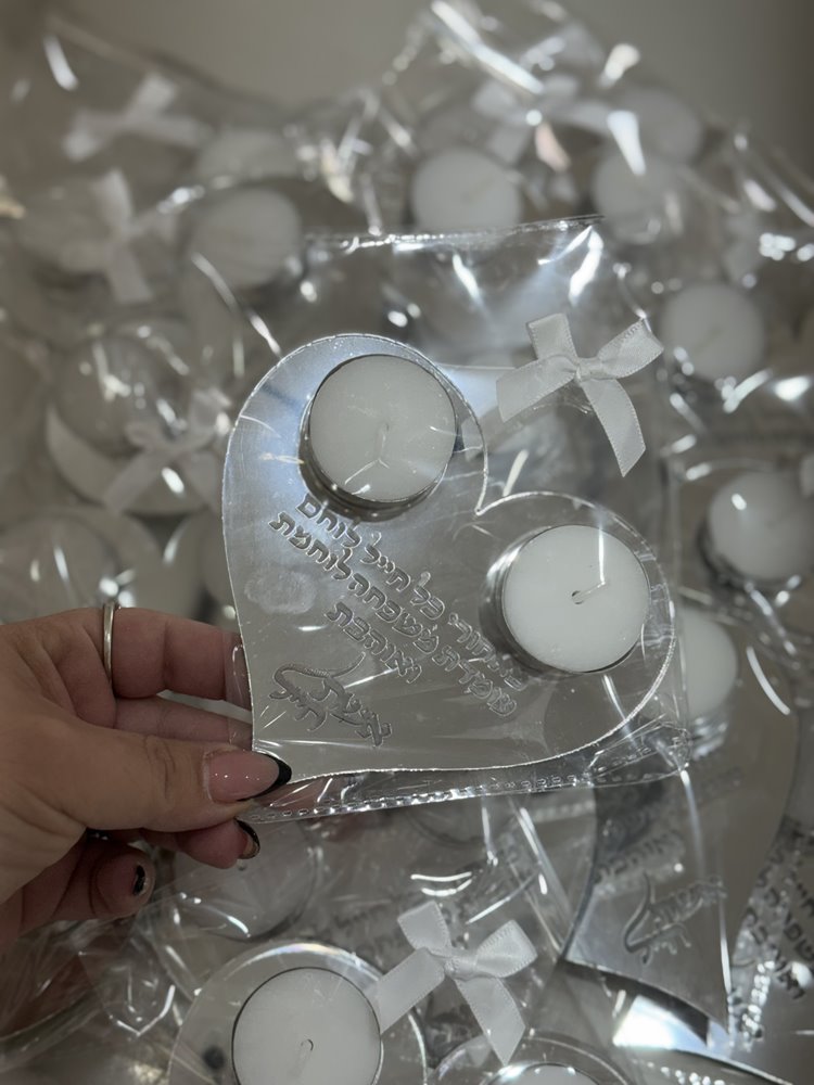 מעמד נרות לב 